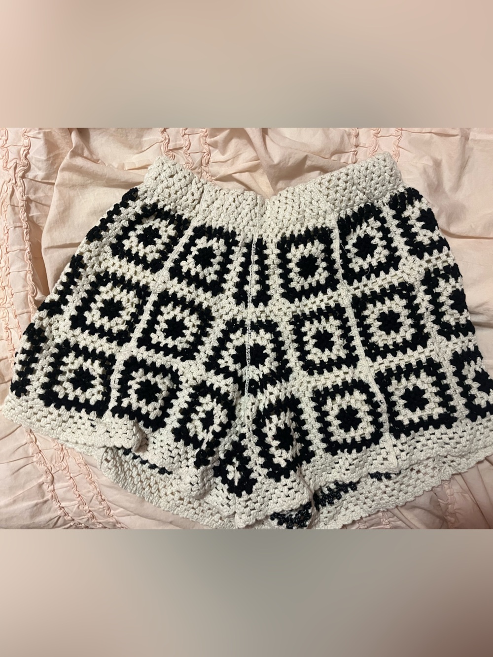 QED London Cream and Black Lined Skirt